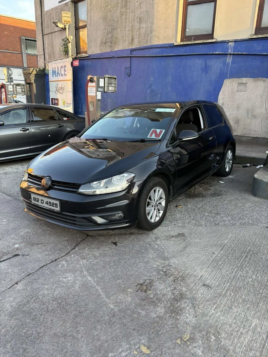 Volkswagen Golf - Image 1