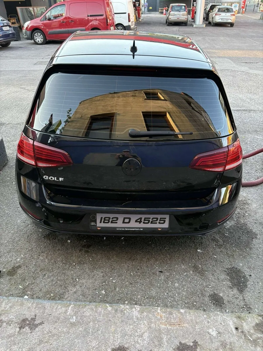 Volkswagen Golf - Image 4