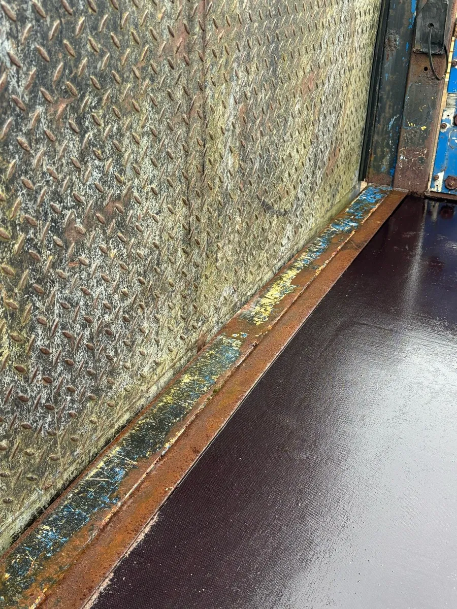 Mitsubishi canter - Image 1