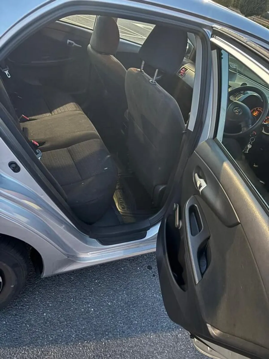 2007 Toyota Corolla - Image 2