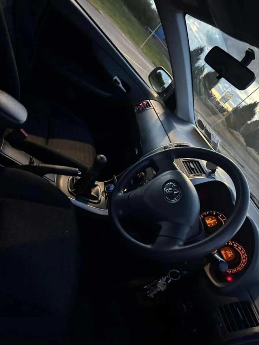2007 Toyota Corolla - Image 4