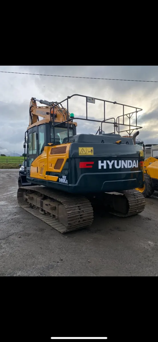 2021 Hyundai HX140LC - Image 3