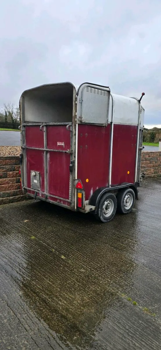 Horse box - Image 2