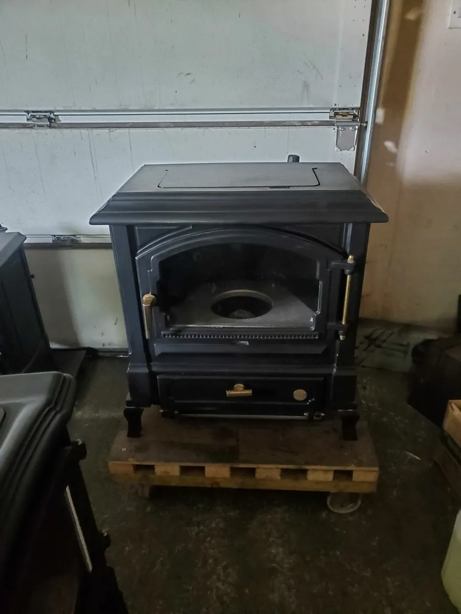 Nestor Martin 9kw oil stove fully refurbished - Image 1