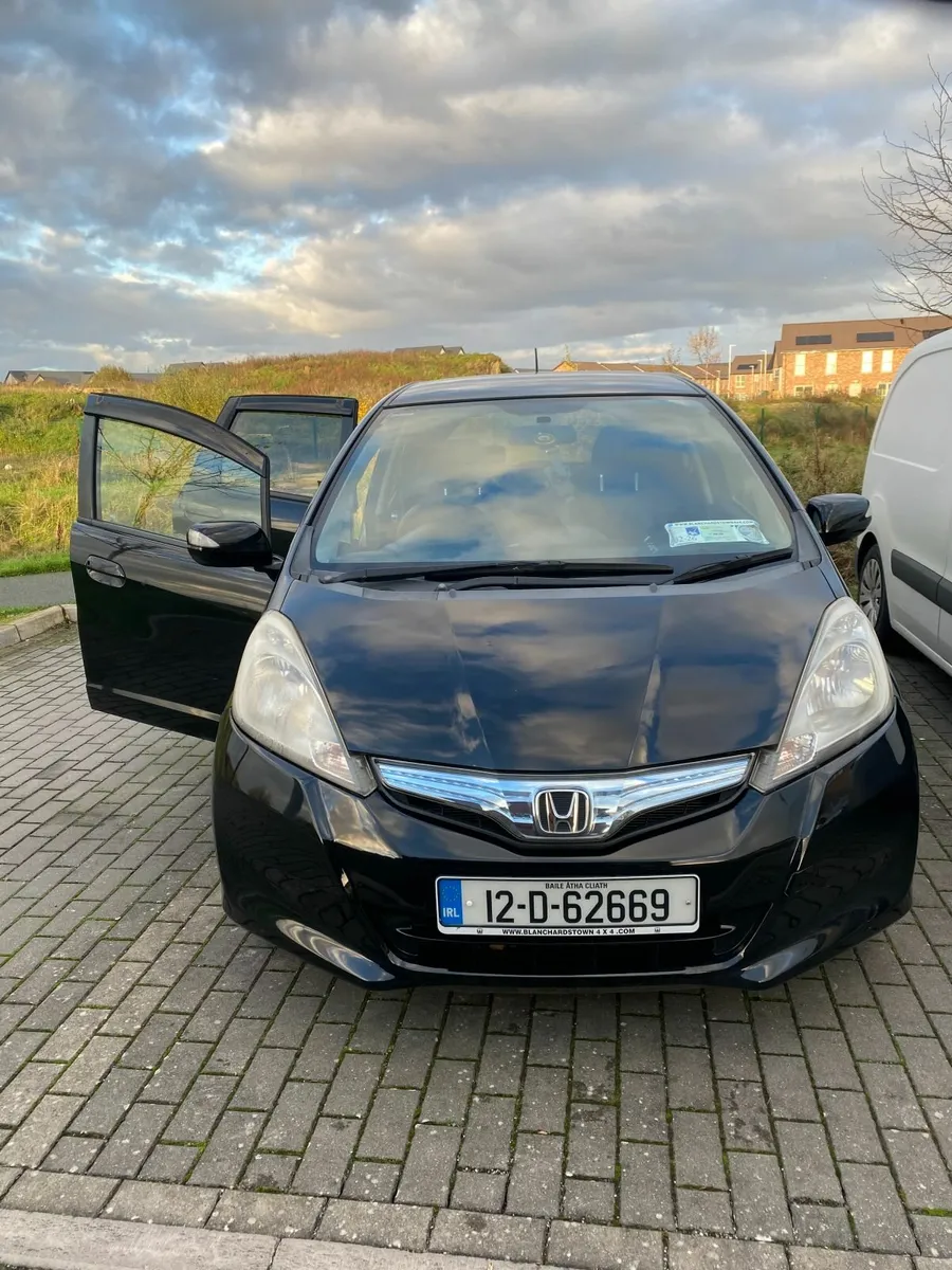 Honda Fit 2012 - Image 2