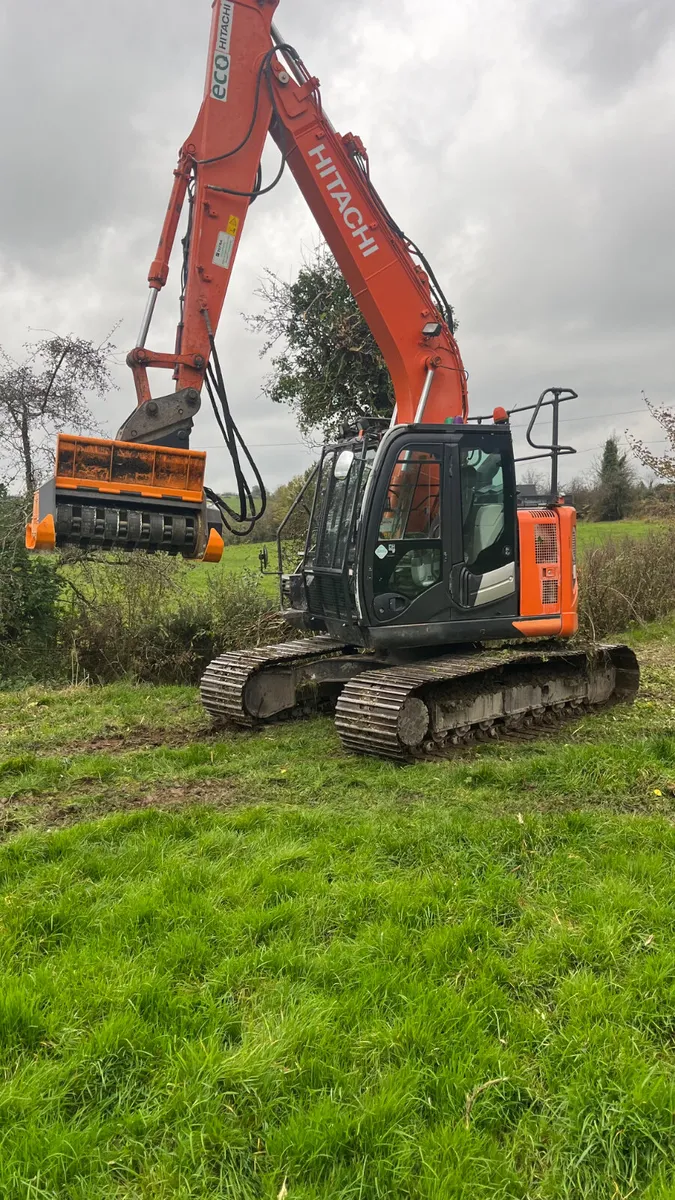Digger and muncher for self drive hire