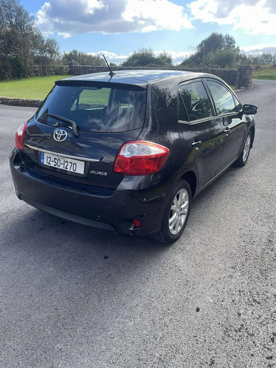 Toyota Auris petrol 2012 - Image 3