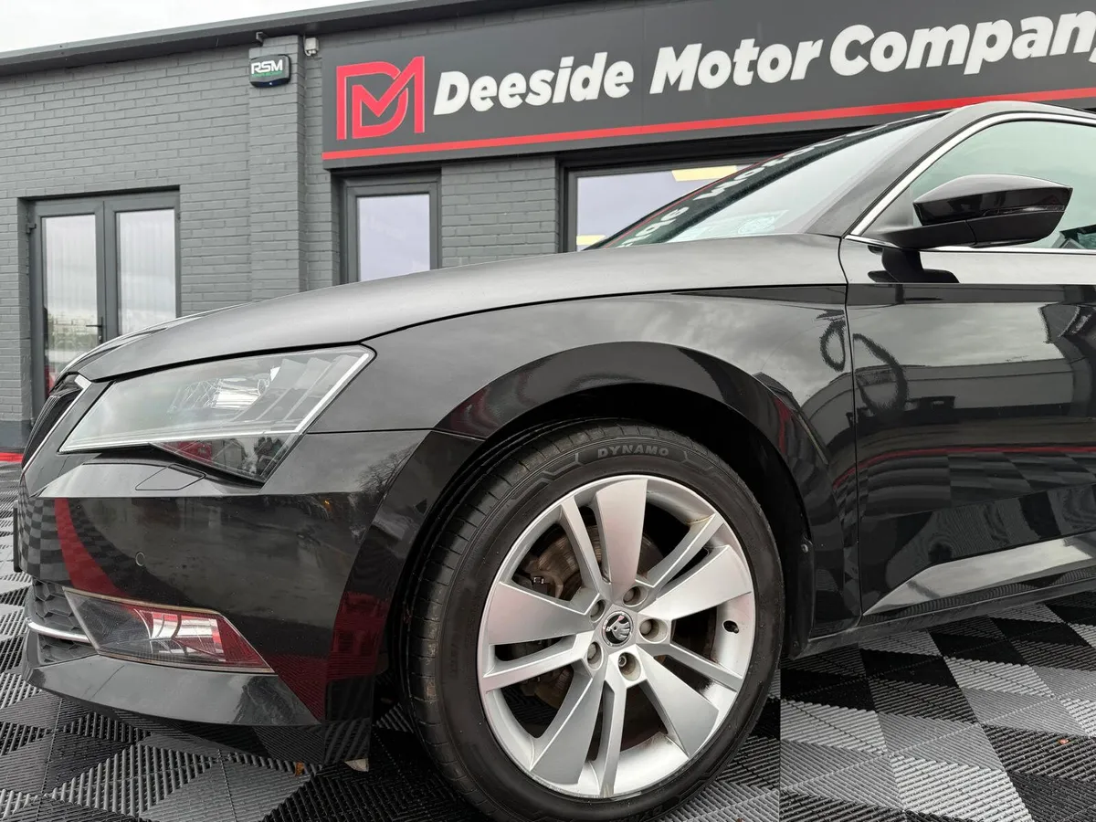 Skoda Superb 2018 SE L EXECUTIVE, Leather , Sensor - Image 3