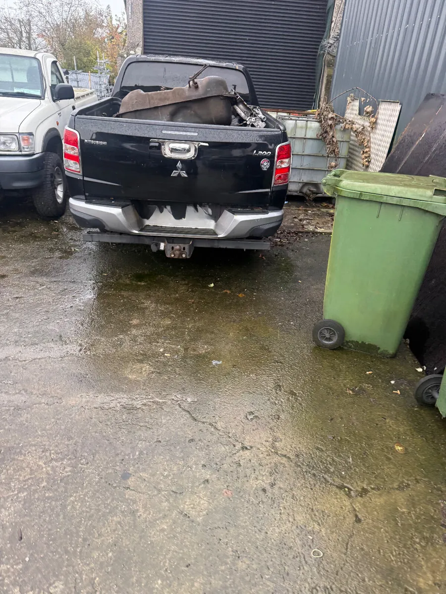Mitsubishi L200  Barbarian 2017 Non Runner - Image 2