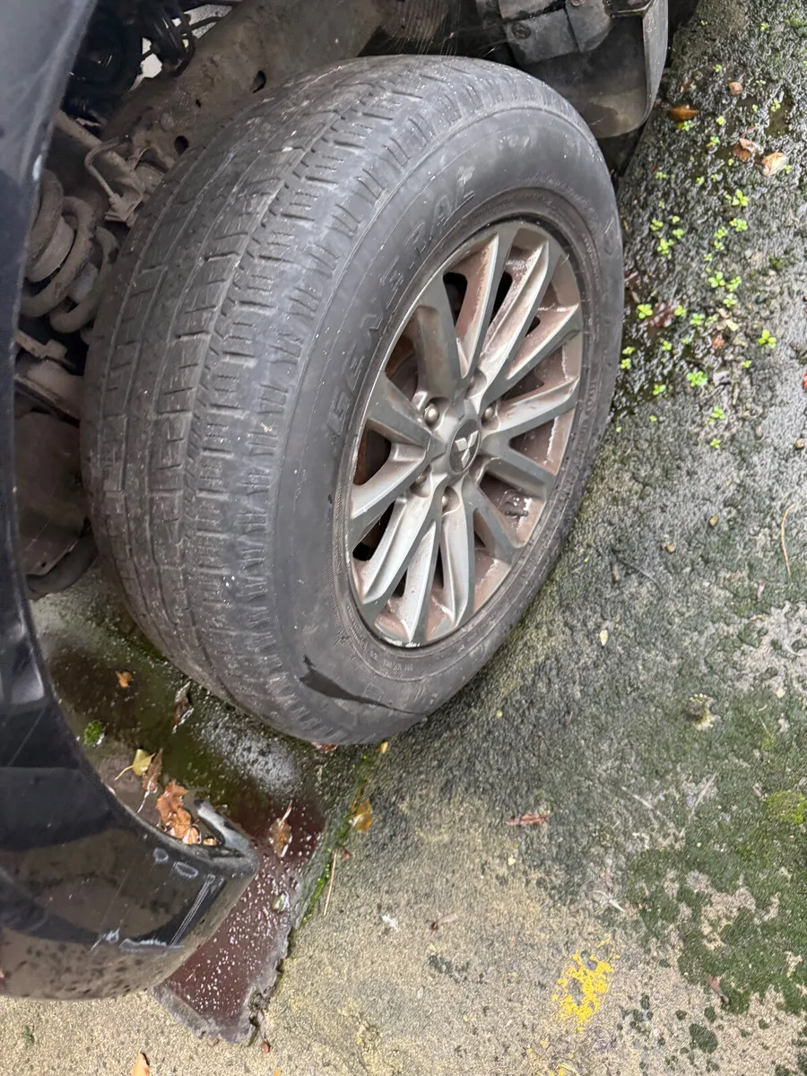 Mitsubishi L200  Barbarian 2017 Non Runner - Image 4