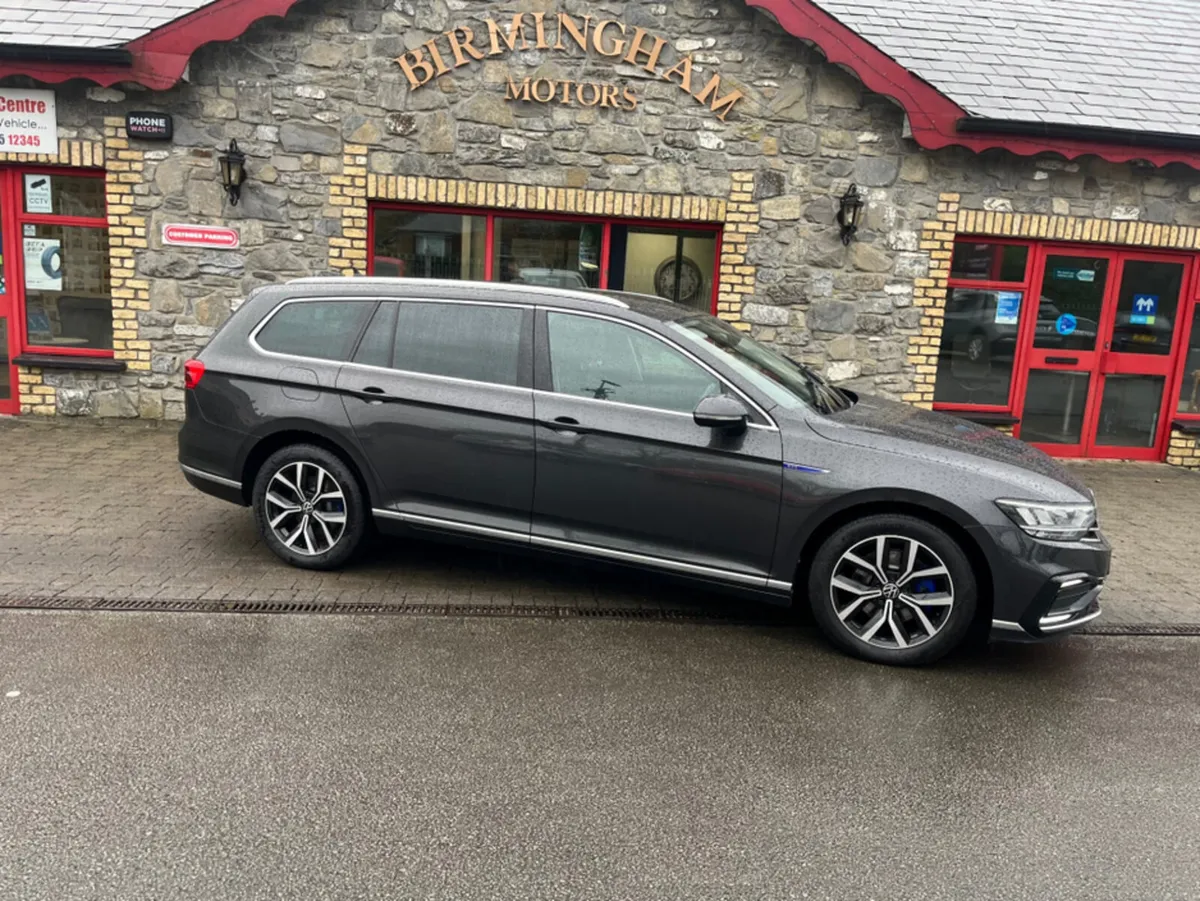 Volkswagen Passat GTE Plug In Hybrid - Image 3