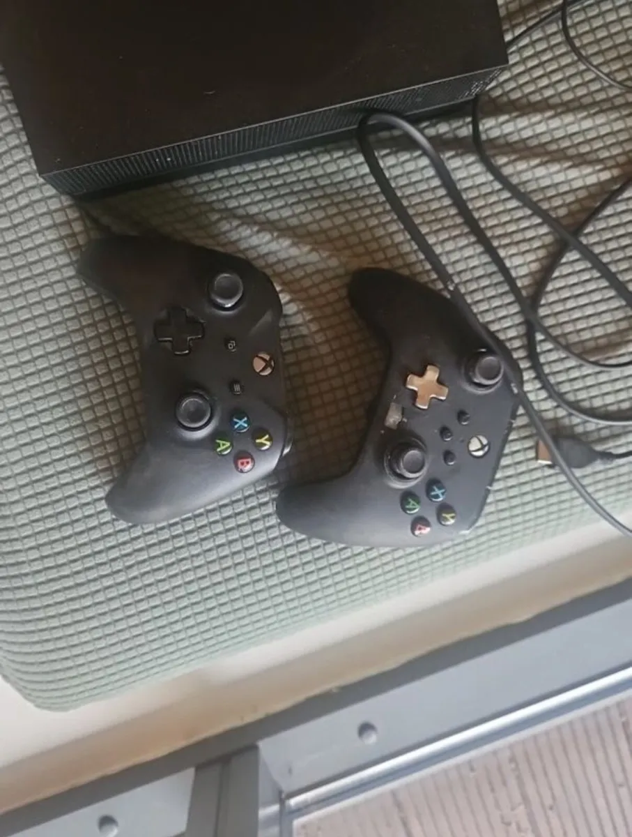 Xbox one X - Image 2
