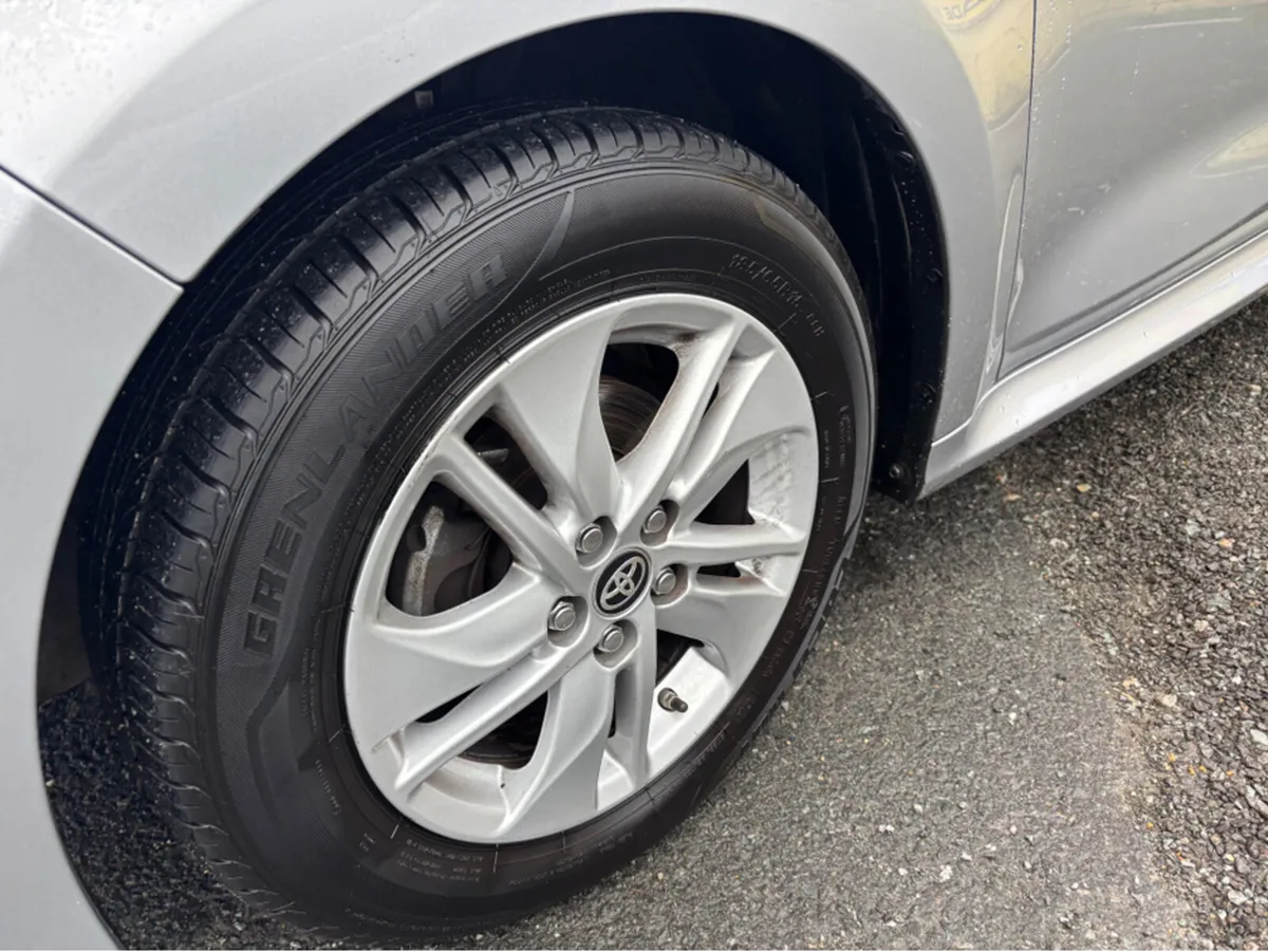 Toyota Yaris 1.5 LUNA - Image 4