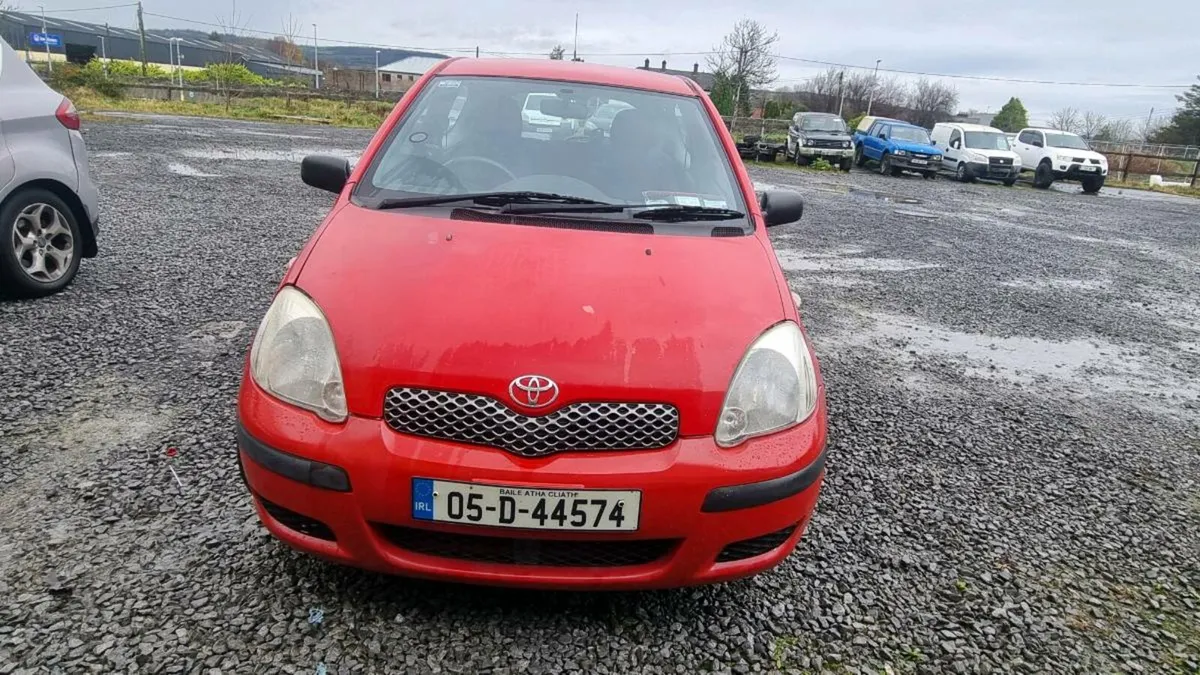 Toyota Yaris 2005 - Image 2