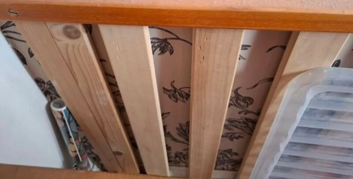 Oak cot bed - Image 4