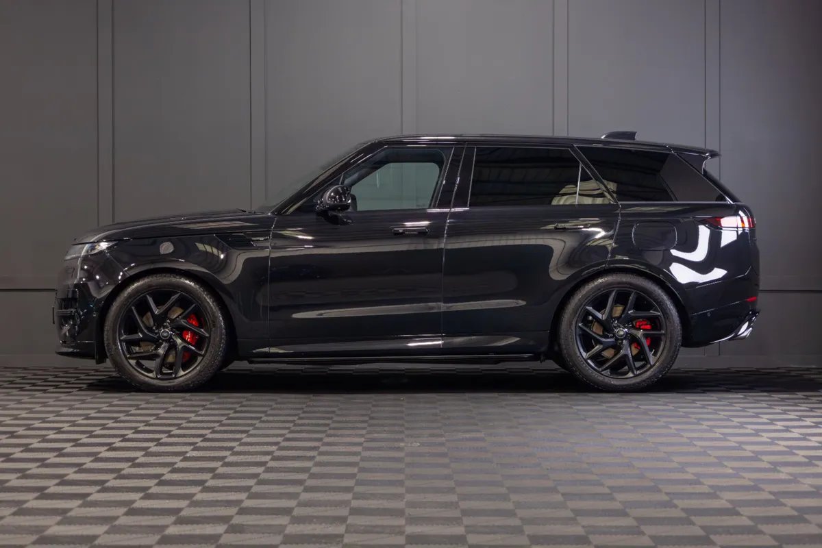 2025 Range Rover Sport Edition P460e - Image 3