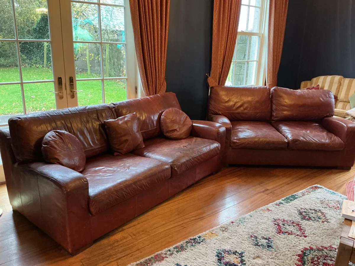 Tetrad leather couch set- Oxblood - Image 2
