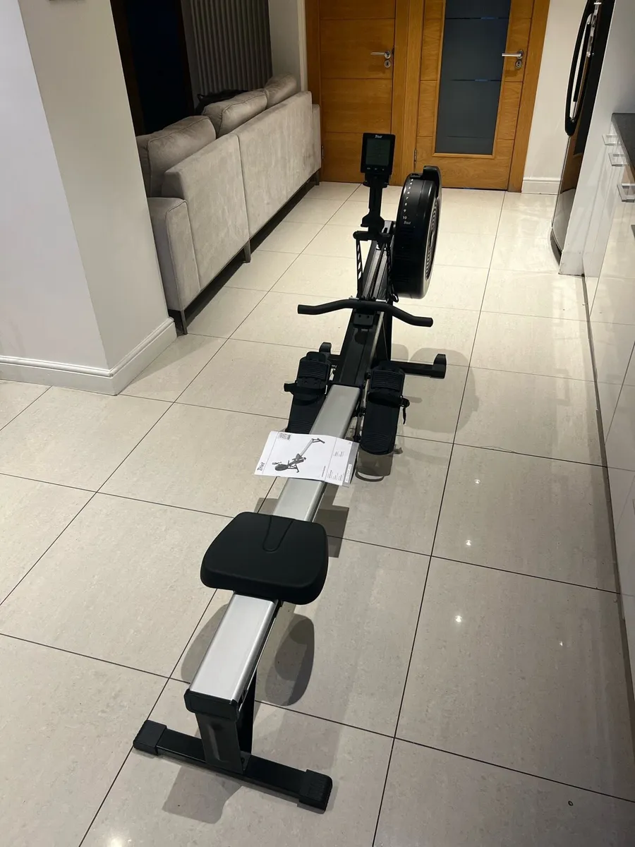 Rowing Machine - Image 2