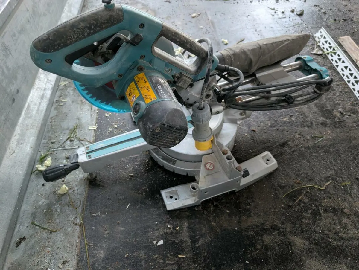 Makita sliding compound mitre saw - Image 2