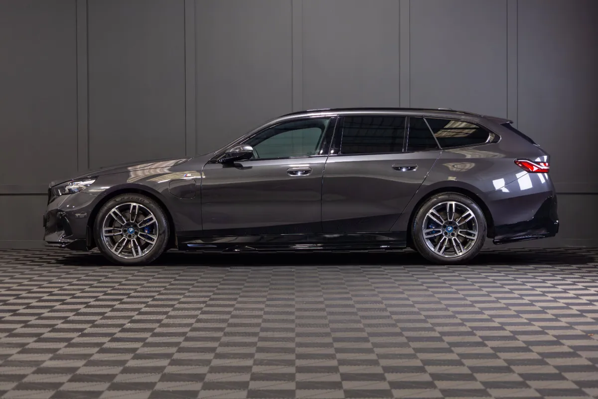 2025 BMW 5-Series 530e M-Sport - Image 3