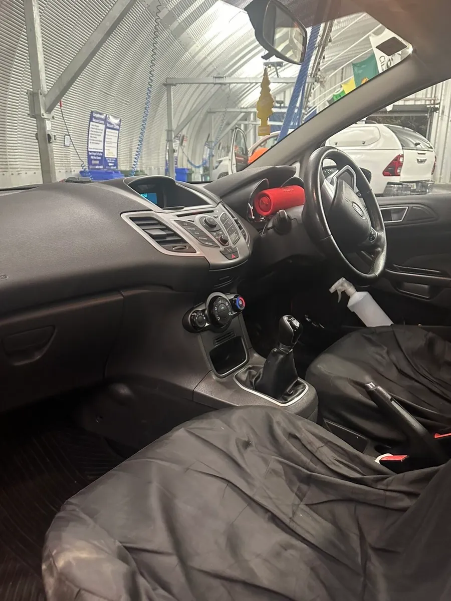 Ford Fiesta - Image 4