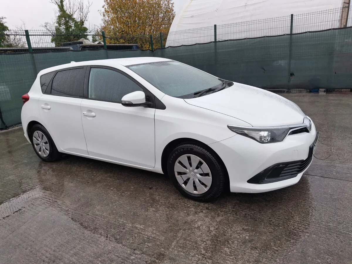 182 Toyota Auris 1.4 Diesel.Car van - Image 1