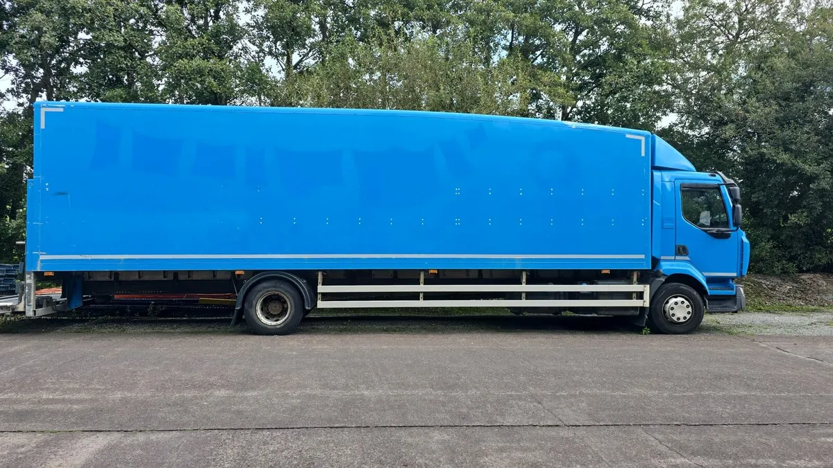 2019 Renault d16 210 auto box body - Image 3