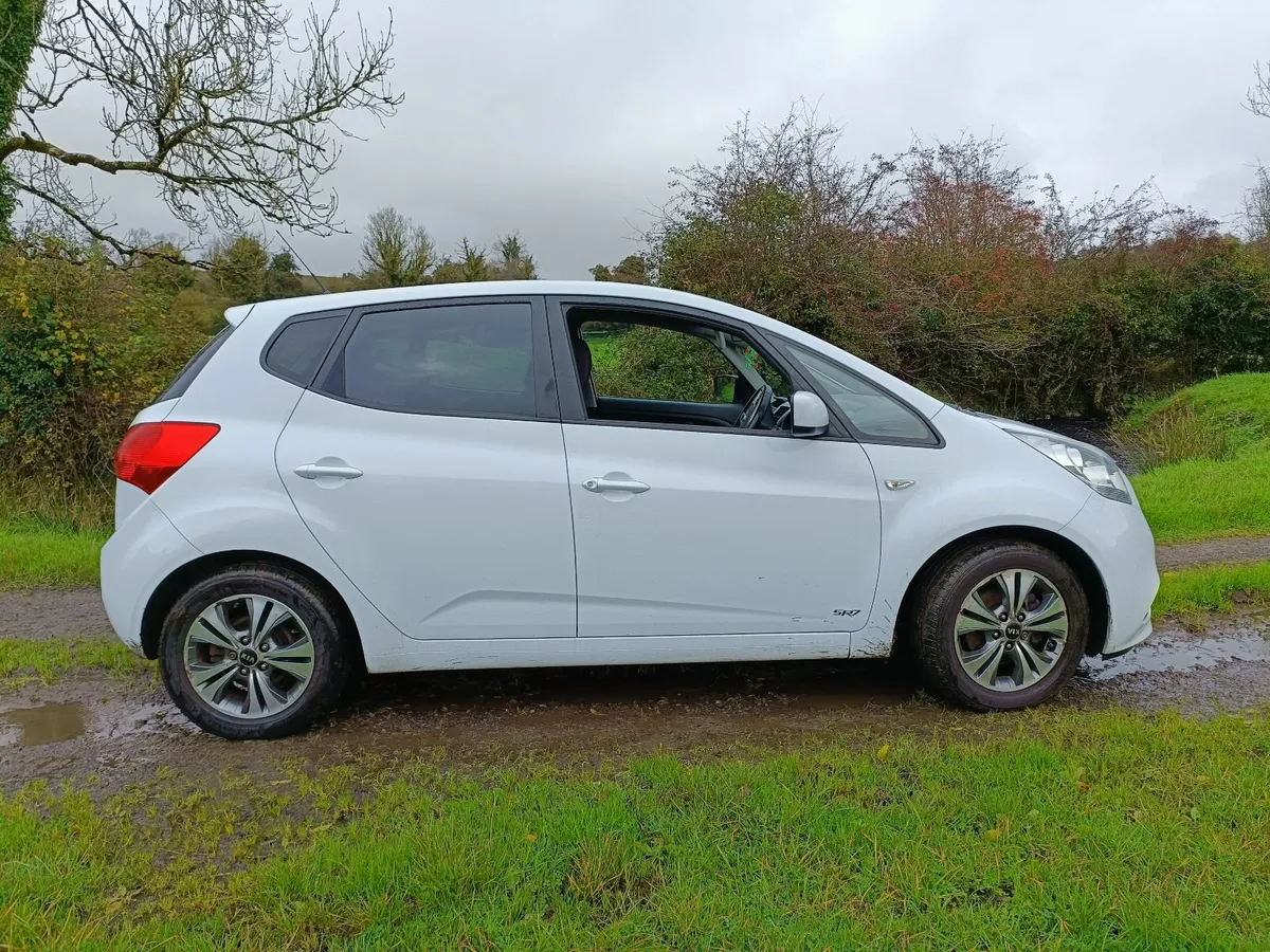Kia Venga 2015 - Image 2