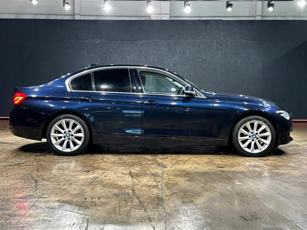 BMW 3-Series 330E HYBRID AUTOMATIC 2.0L - FULL CRE - Image 3
