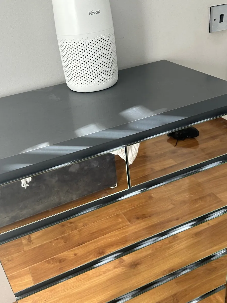 Bedroom furniture - Image 4