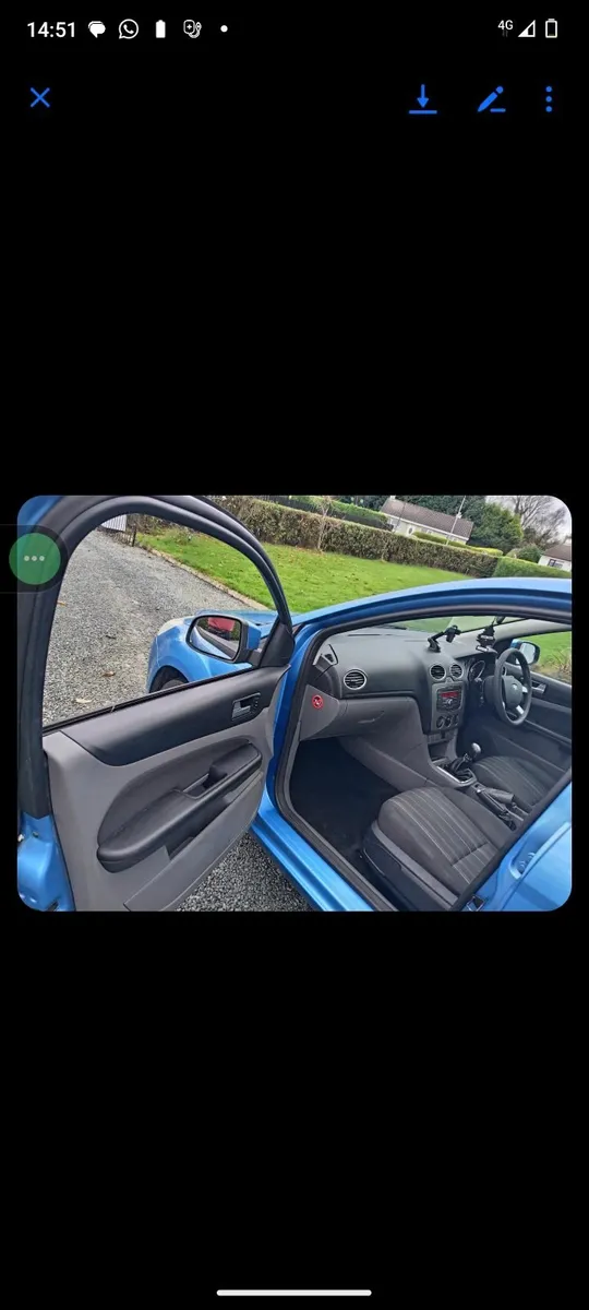 Ford Focus 2010 - Image 2