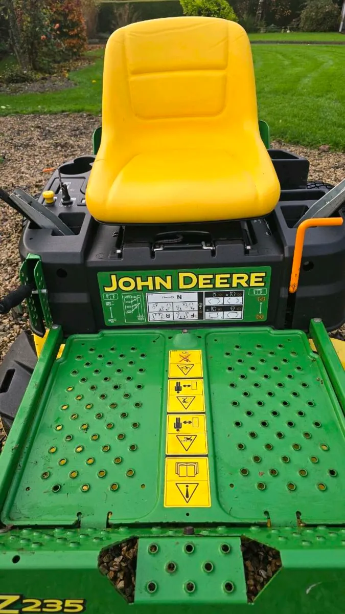 John Deere Zero Turn - Image 4