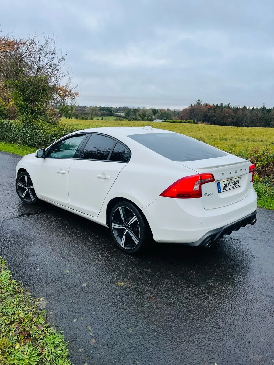 Volvo s60 R-Design sports . 2.0  diesel. - Image 2