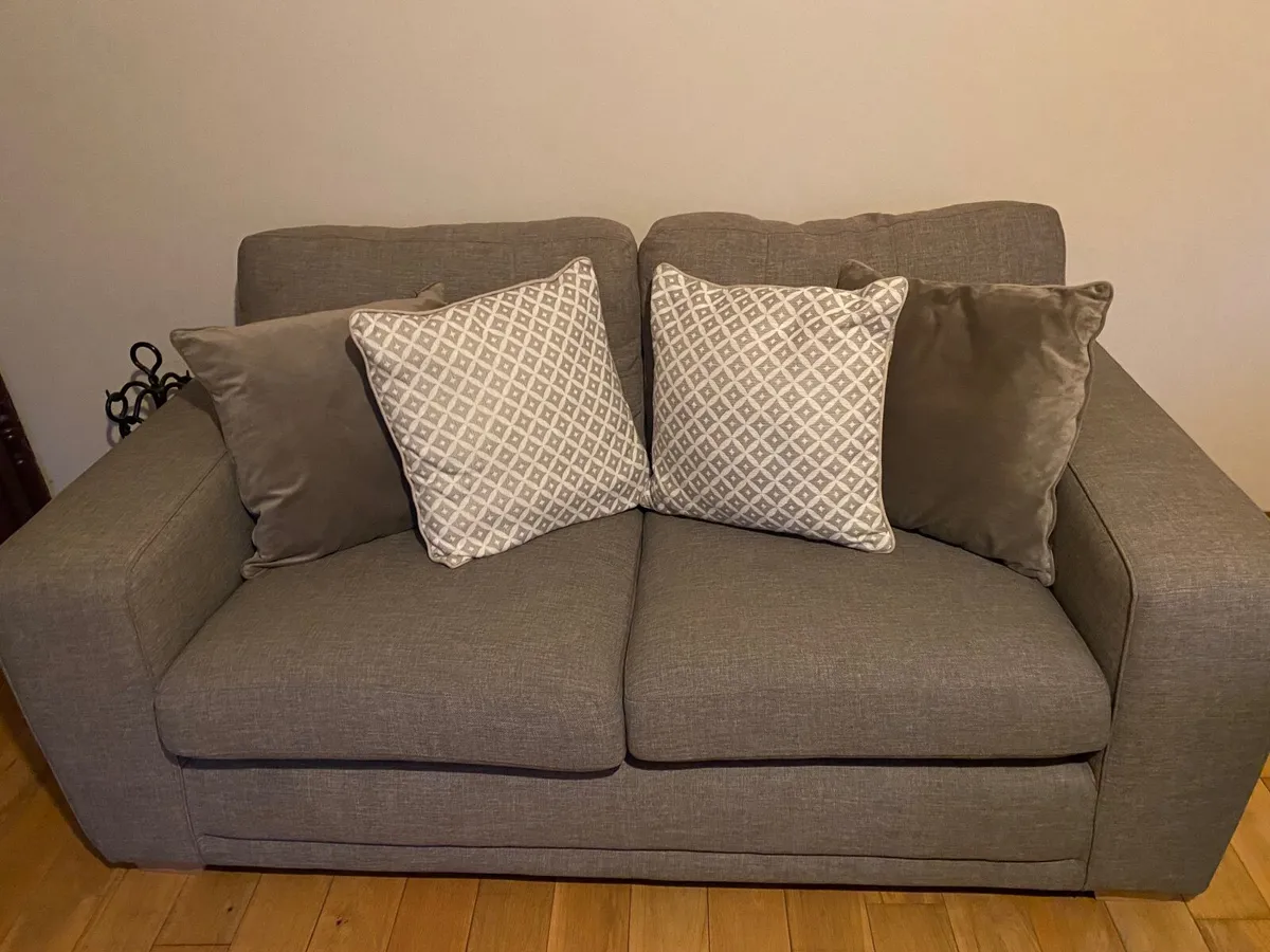 Suite of furniture - Image 2