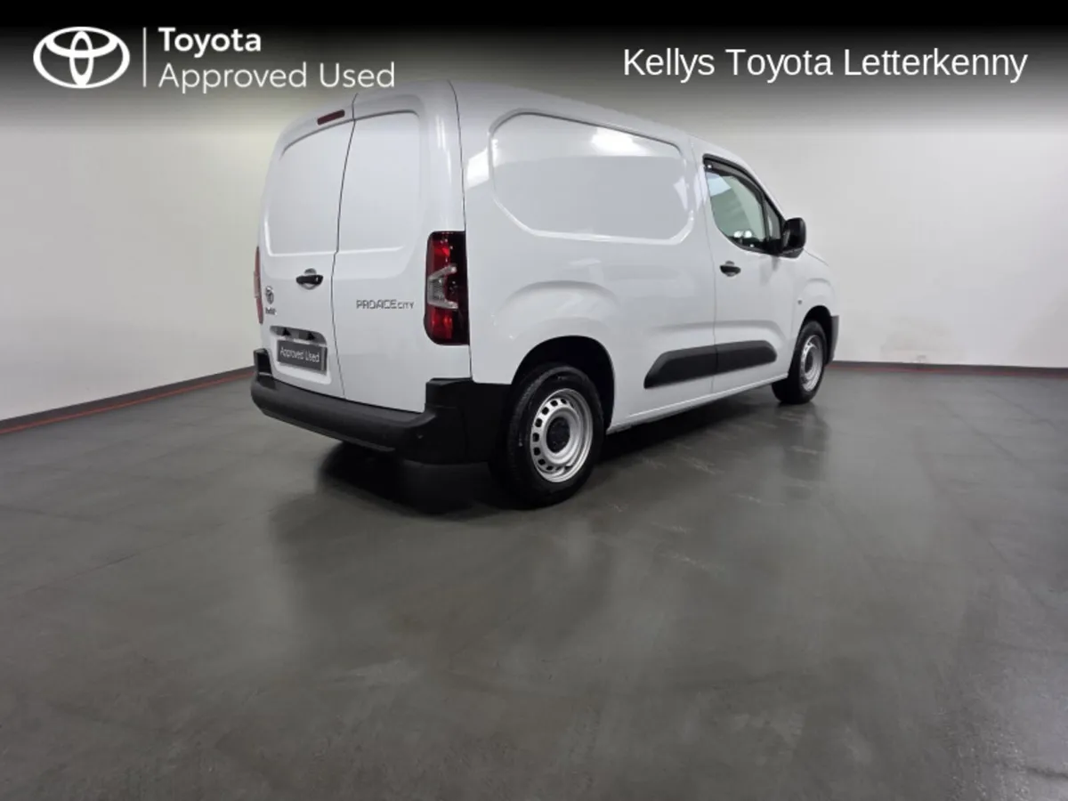 Toyota Proace City CITY 1.5 GX SWB 650KG - WELL LO - Image 2