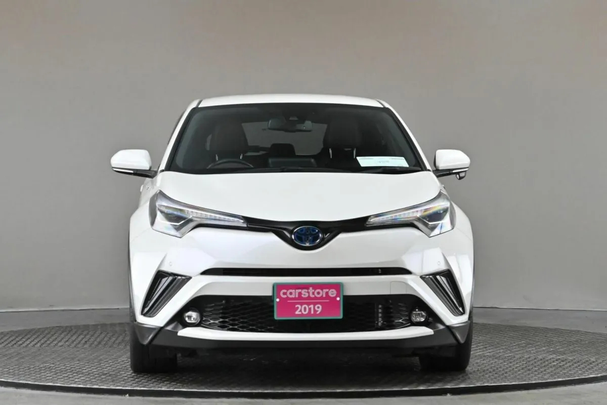Toyota C-HR 1.8 HYBRID **HALF LEATHER**REVERSE CAM - Image 2