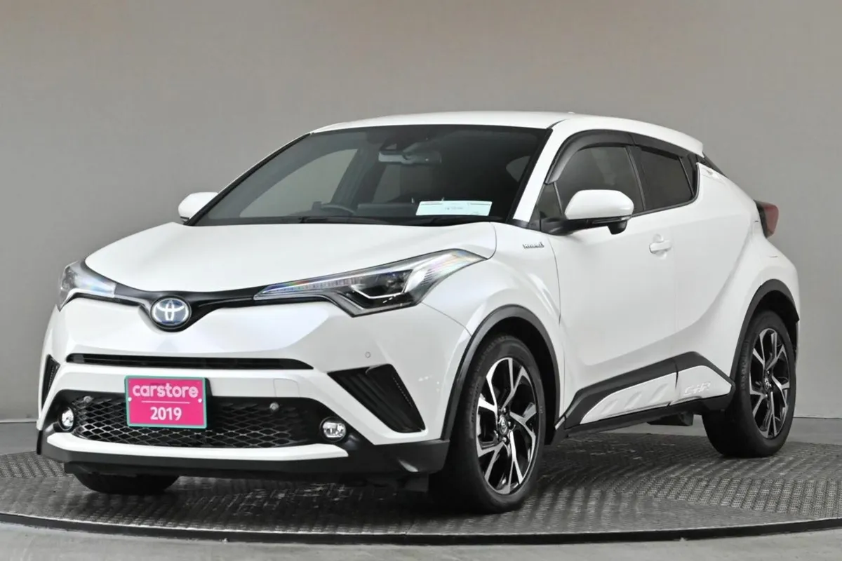 Toyota C-HR 1.8 HYBRID **HALF LEATHER**REVERSE CAM - Image 3