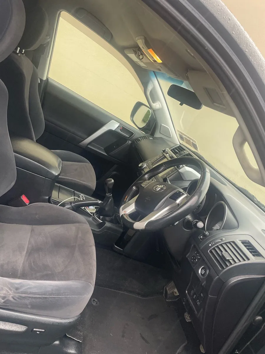 Toyota Land Cruiser - Image 3