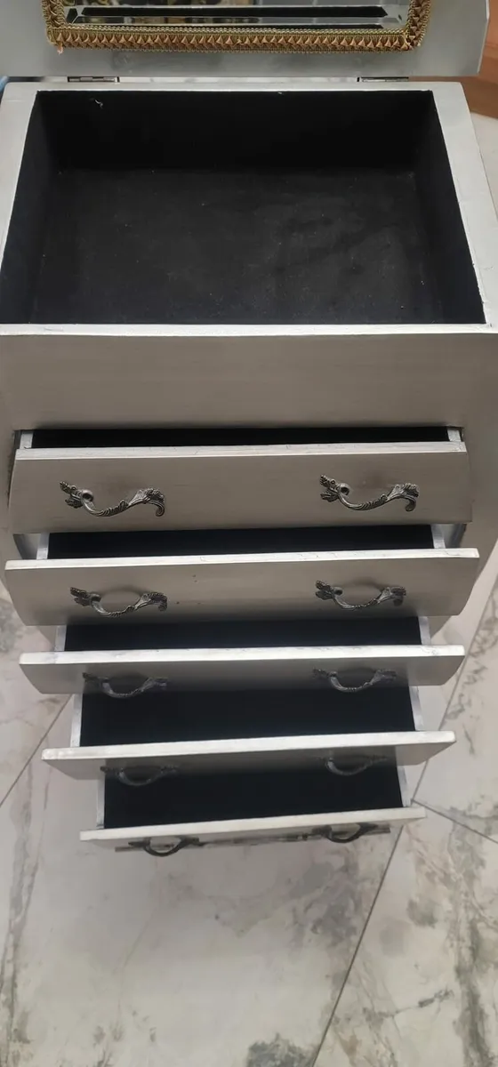 Chest of drawer with mirror - Image 2