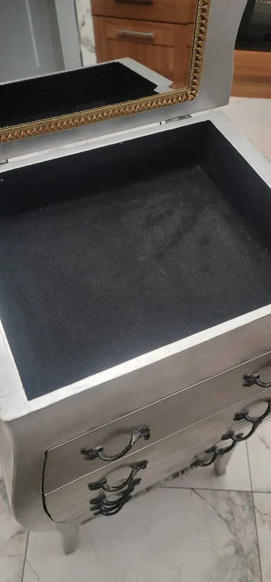 Chest of drawer with mirror - Image 4