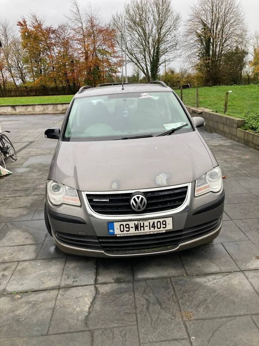 Volkswagen Touran 2009 - Image 1