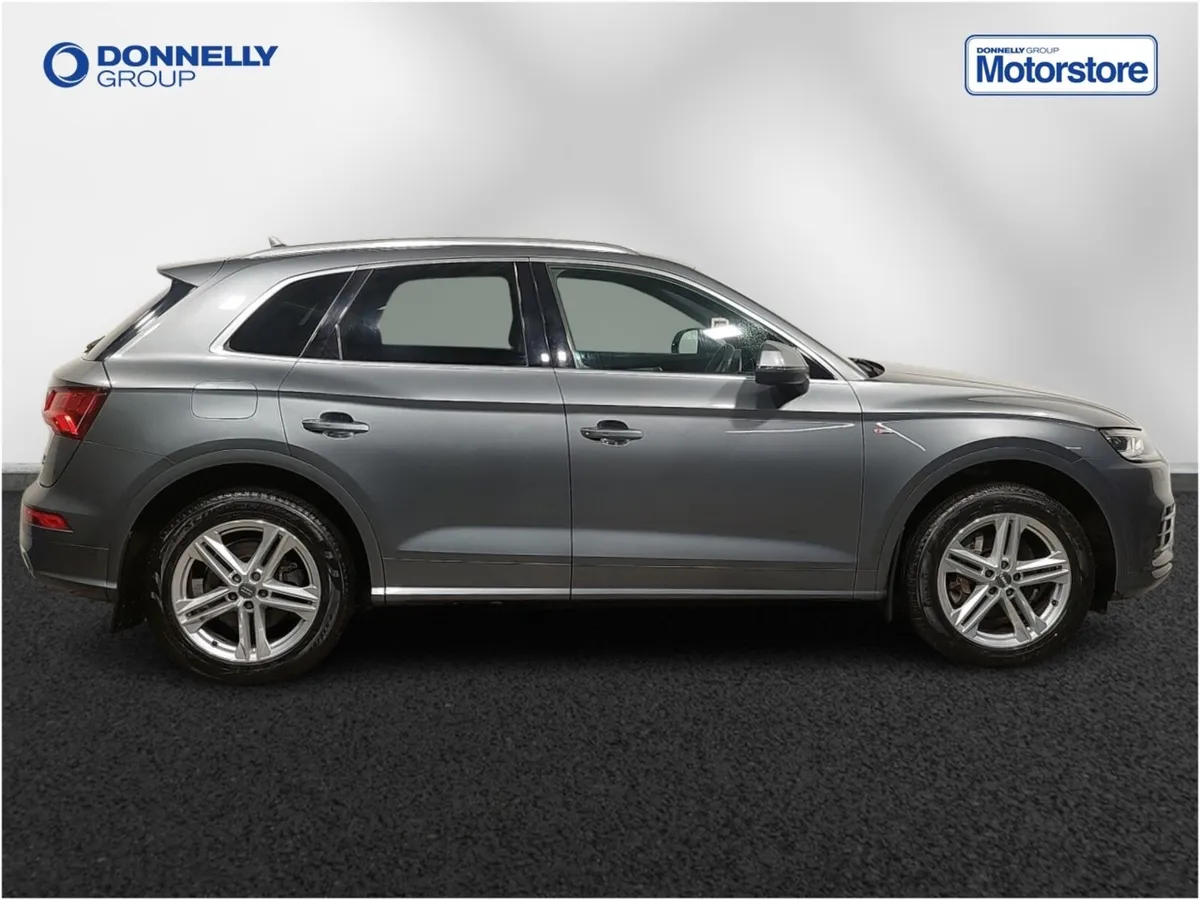 Audi Q5 Diesel Estate S Line - Image 3