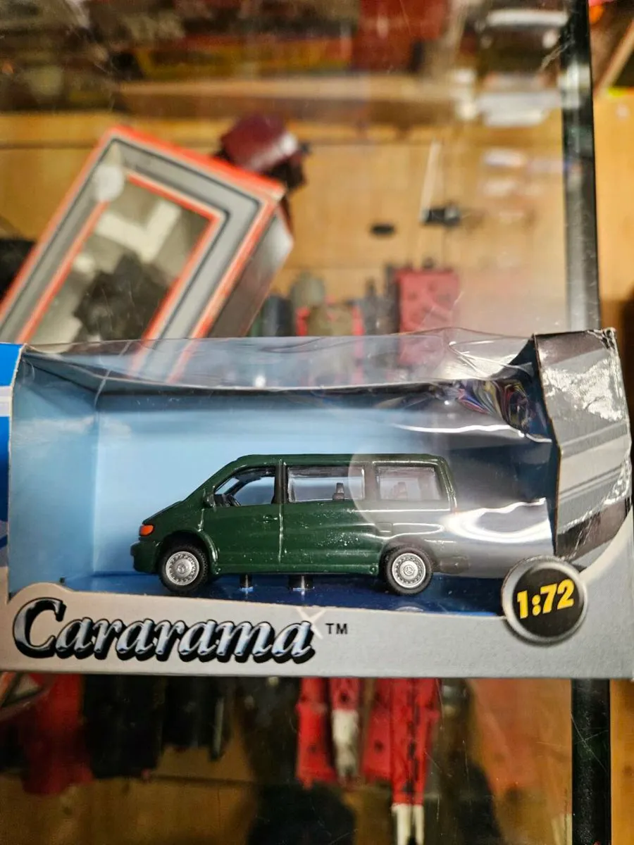 Corgi Caramara VW Mini Bus - Image 3