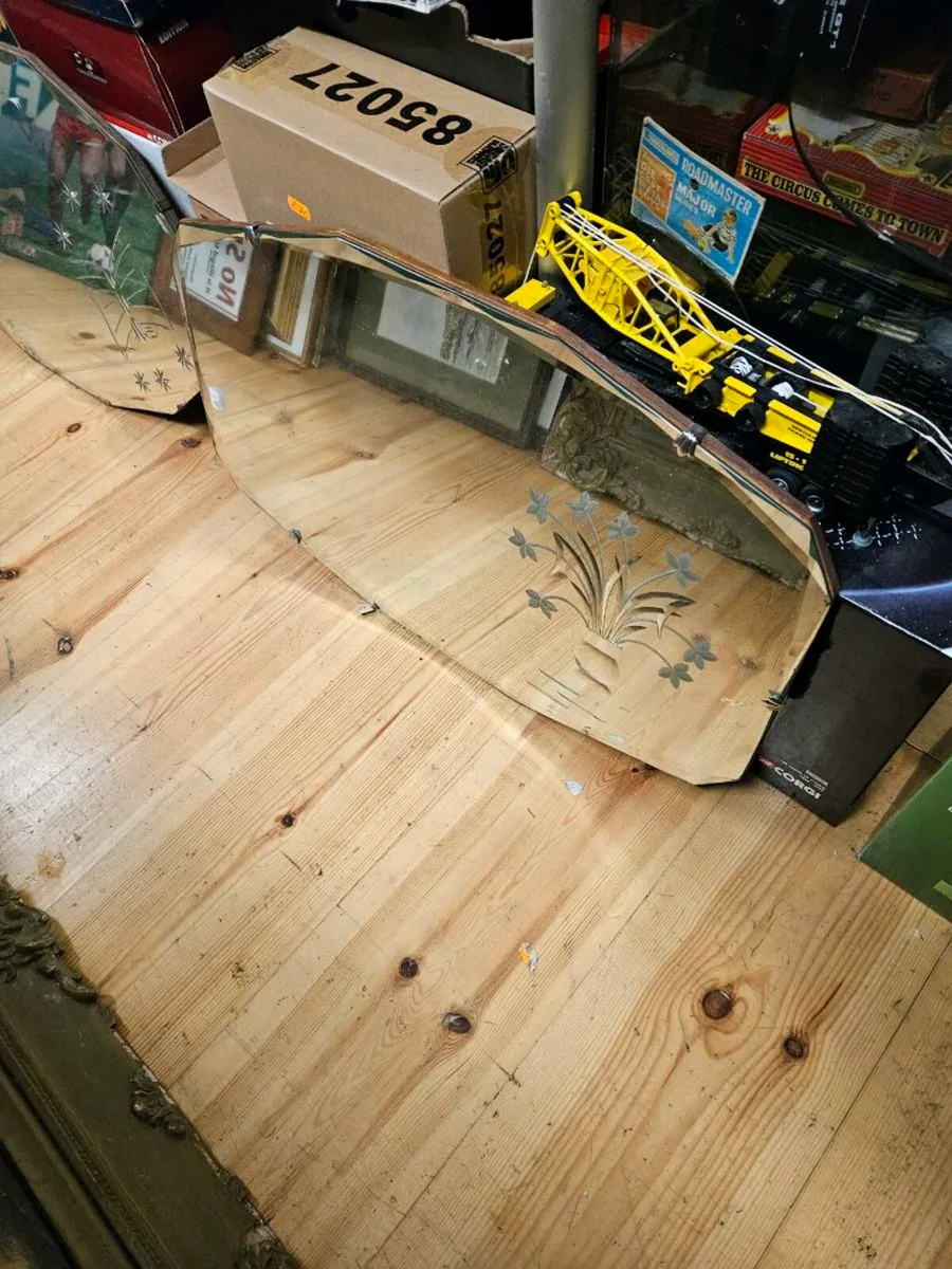 Vintage Artdeco Mirror with Flowers - Image 1