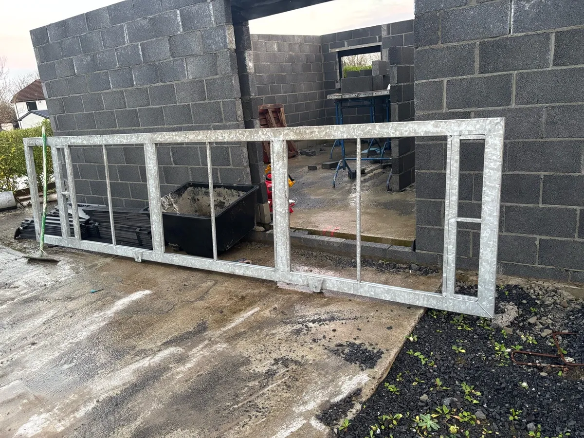 Sliding gate - Image 1
