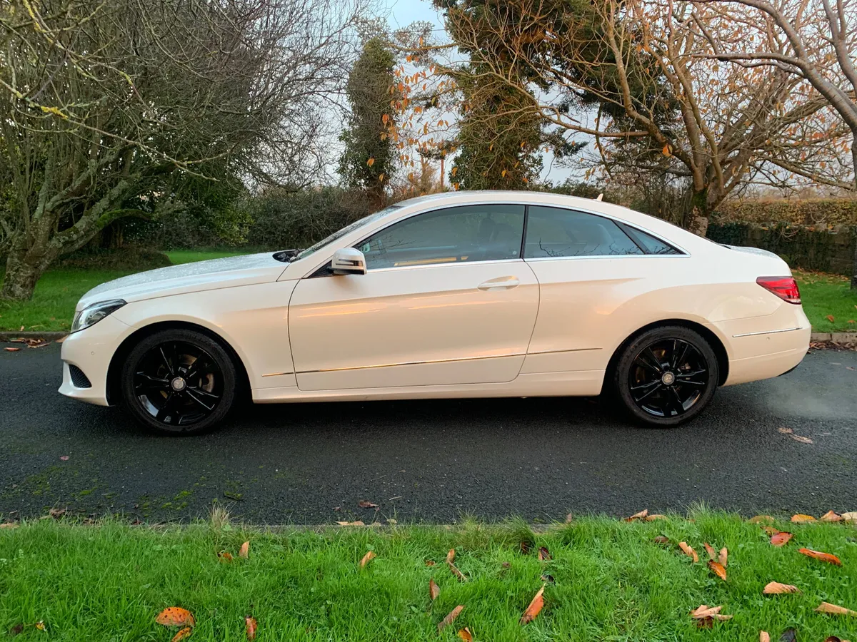 Mercedes-Benz E-Class E220 Coupe - Image 2