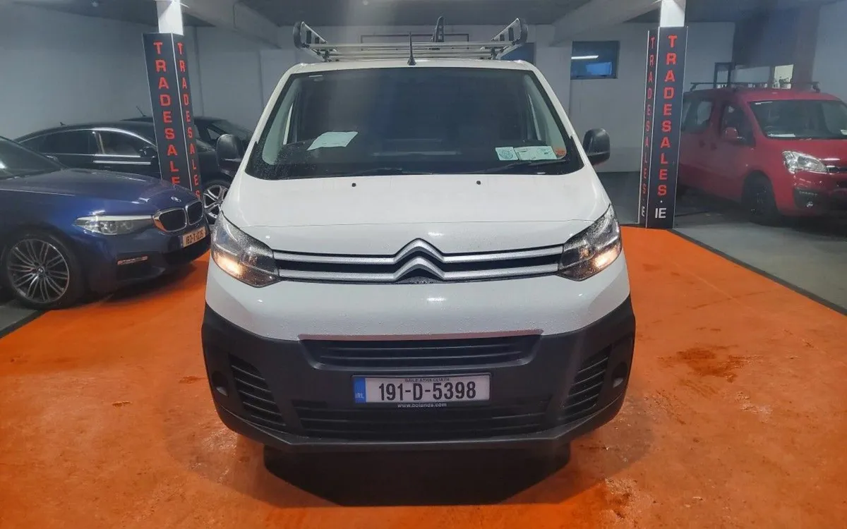 Citroen Dispatch DISPATCH MWB BLUEHDI 95 4 DR - Image 1