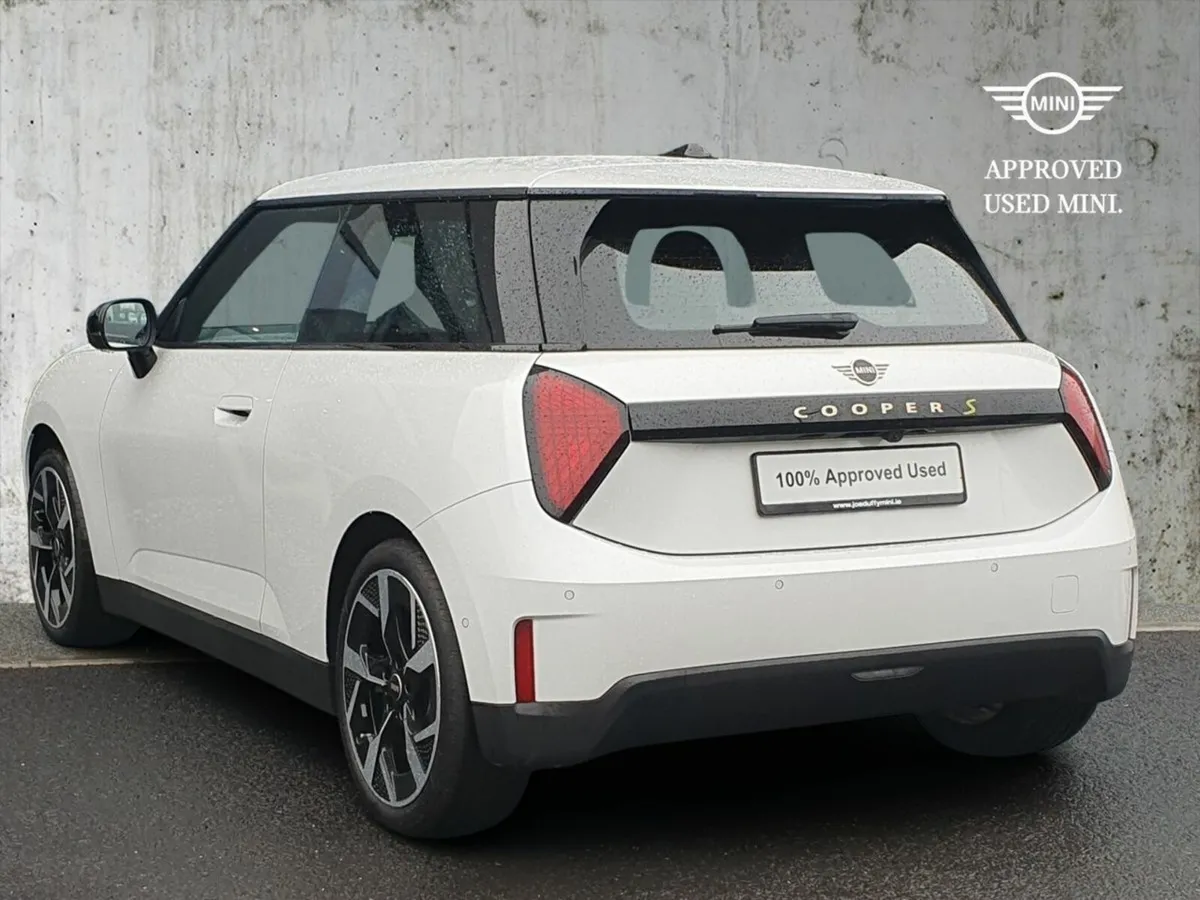 Mini Cooper Cooper SE - Image 3