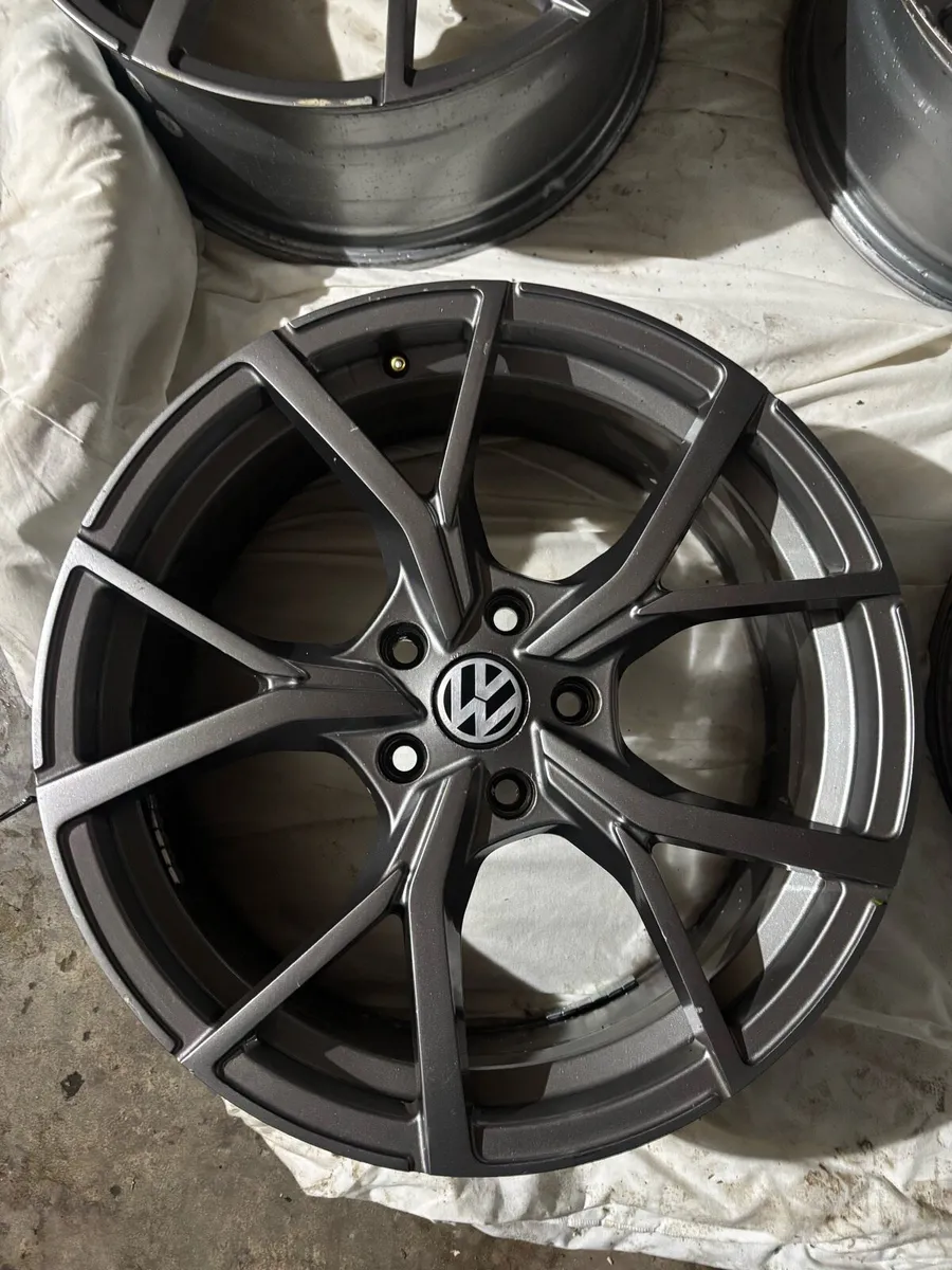 18” 5X112 Alloys - Image 2
