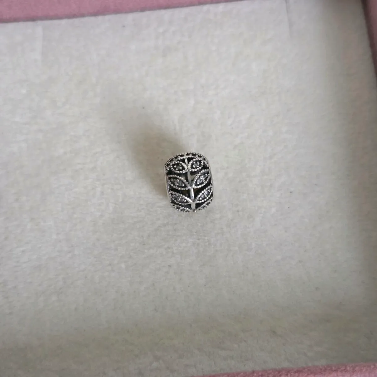 Pandora charm leaves sparkly stamp well used - Image 1